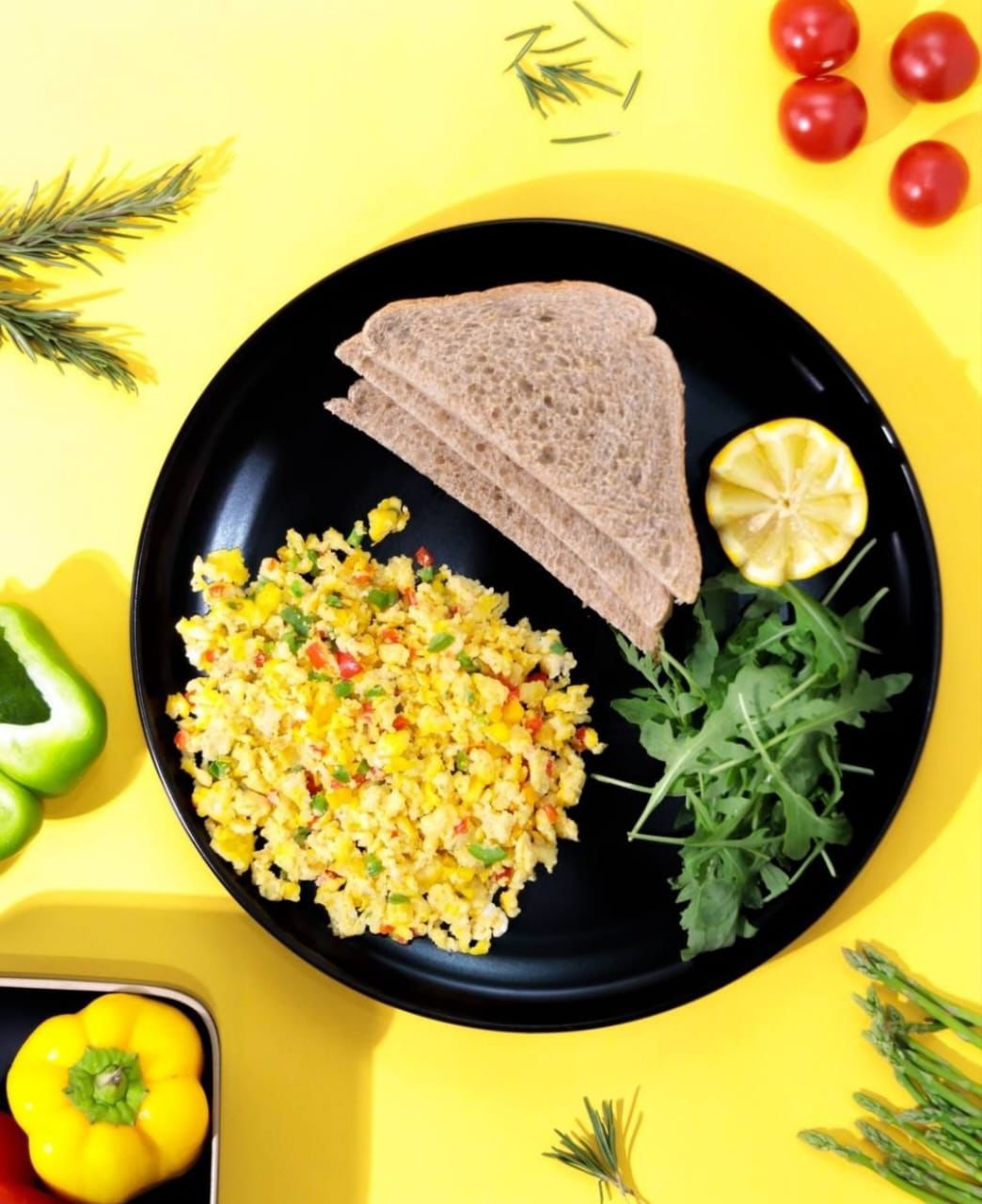 Scramble Egg Toast Calorie 438, Protein 35.4, Fat 18, Carbs 56.7.