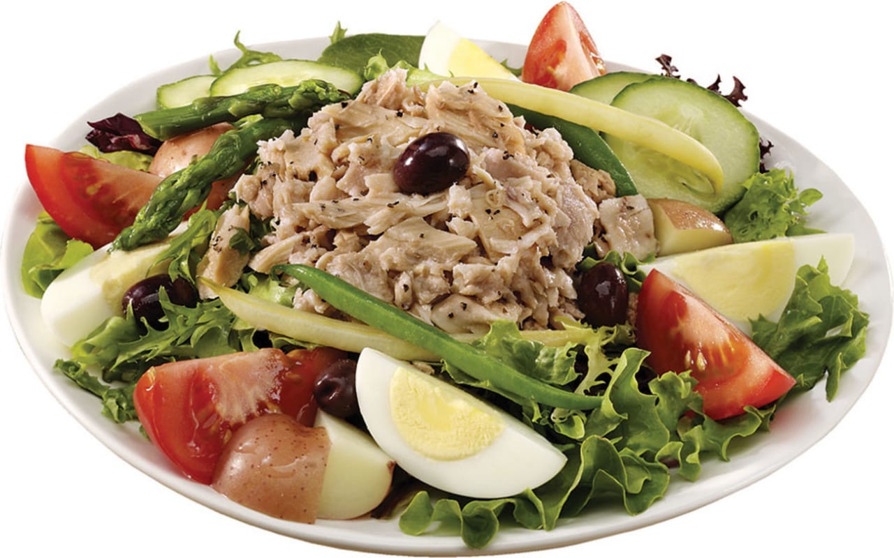 Tuna Salad Calorie 187, Protein 16, Carbs 9, Fat 0