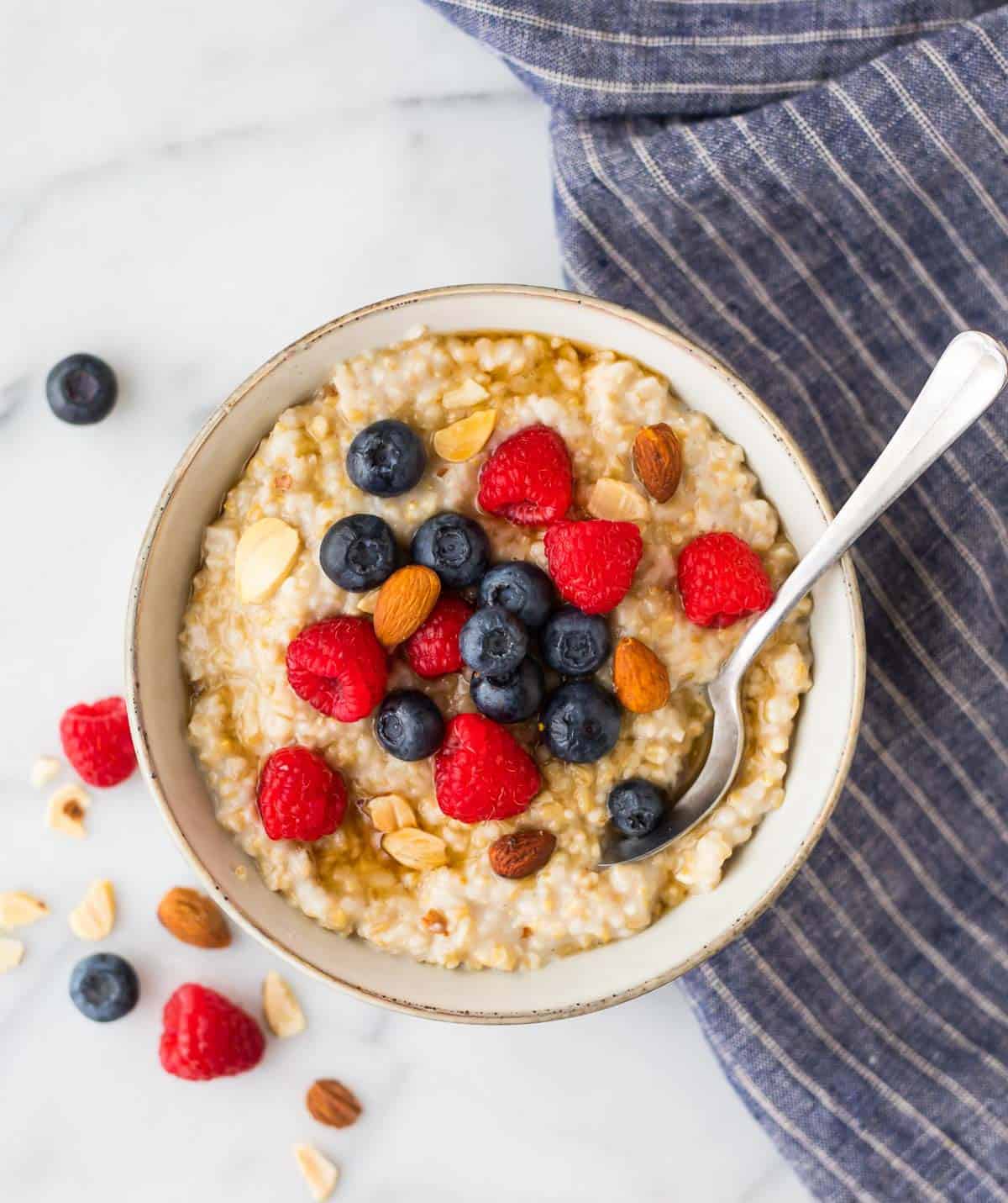 Oats. Calorie 225, Protein 15, Carbs 40, Fat 08