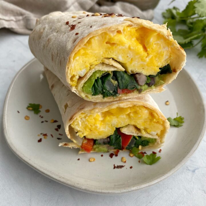 Egg sandwich Calorie 332, Protein 23.2, Carbs 41.5, Fat7.5