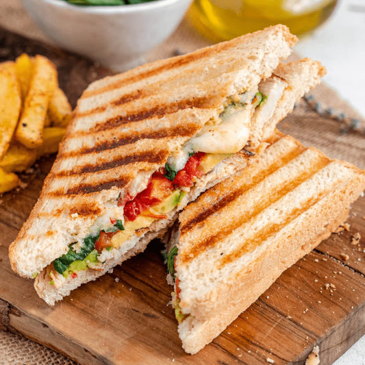 Chicken Avocado Sandwich  Calorie 347, Protein 35, Fate 09, Carbs 40