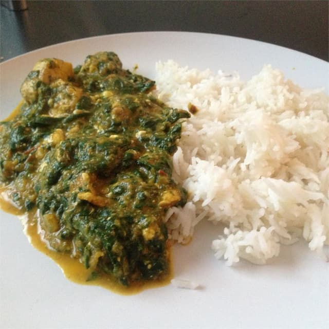 Chicken Spinach Sauce with rice.  Calorie 158, Protein 26, Carbs 08, Fat 03