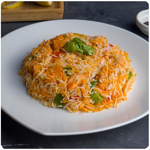 Chicken Biriyani       Calorie  333.2  , Protein 36.3    , Carbs 34.9 ,  Fat 7.6